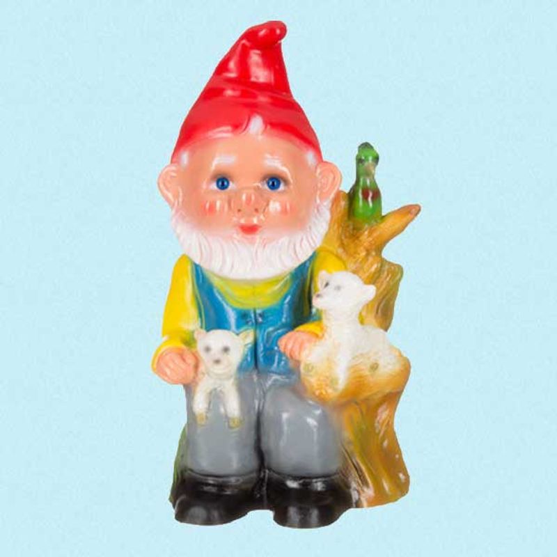 Hagenisse med to lam